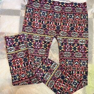 EUC Women’s no boundaries leggings multi-colored. Size XL